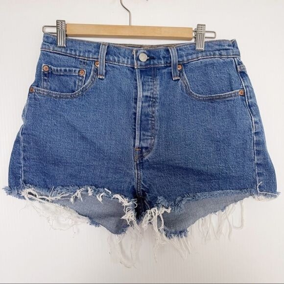 Levi's 501 High waisted wedgie style Shorts raw hem 29 - Picture 1 of 6